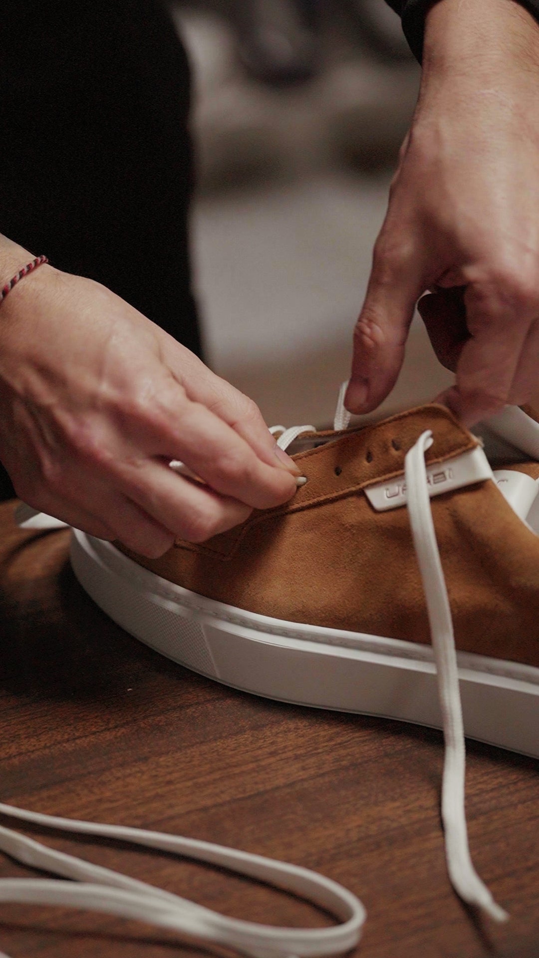 Cómo limpiar zapatillas de ante: El ritual para que tus Uaabi duren toda la vida