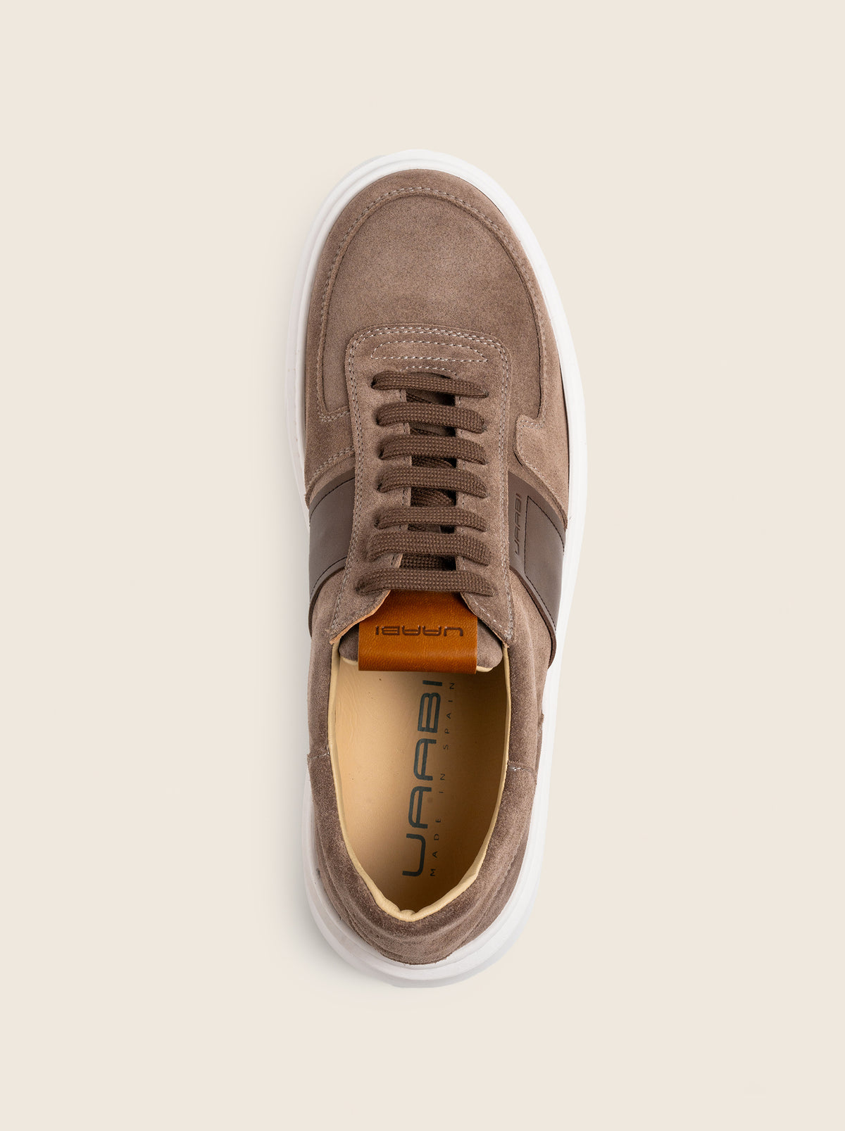 Sneaker EERSTE B80 en piel anteada taupe, vista de detalle