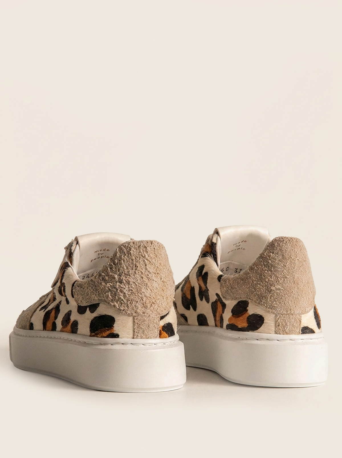 Sneaker EERSTE W20, vista trasera del talón en pelo de vacuno leopardo