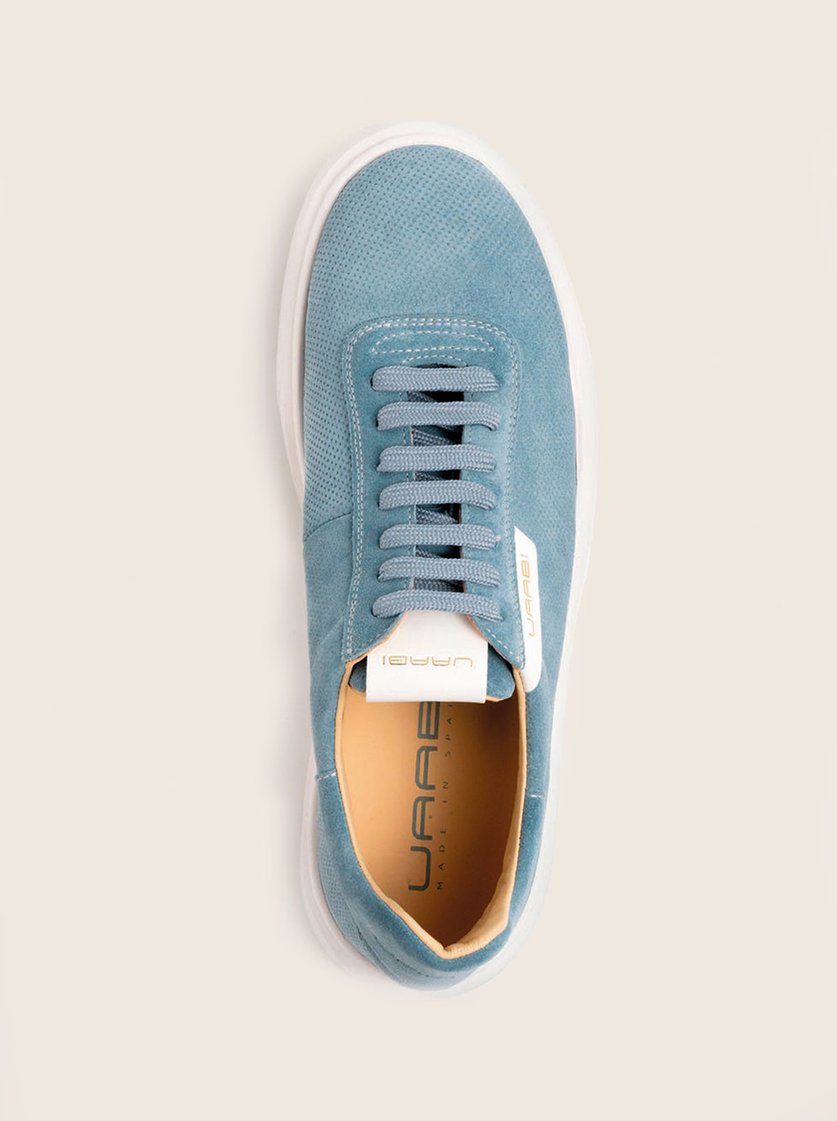 Sneaker GLAAD G6 en piel anteada celeste, vista cenital