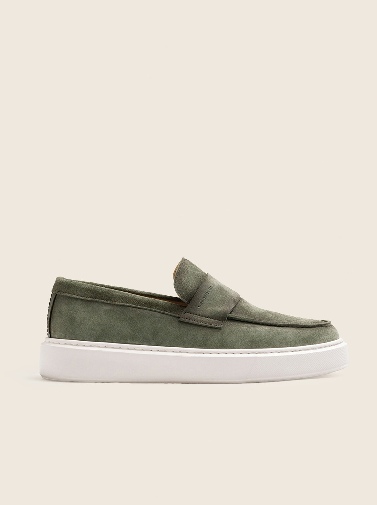 Mocasín MOKASSIN V30 en piel anteada verde oliva, vista lateral