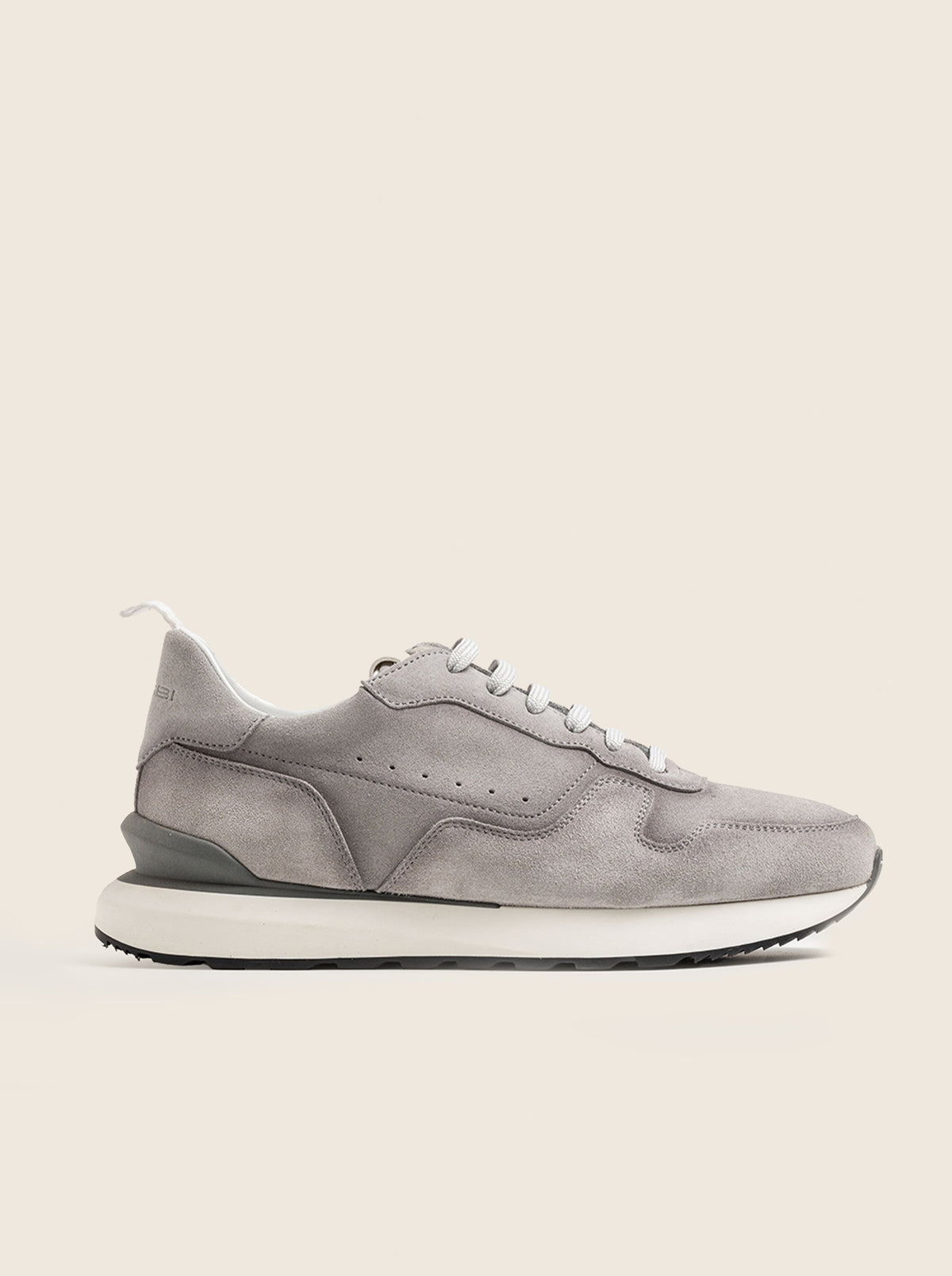 Sneaker WENNER R12 en piel anteada gris claro, vista lateral